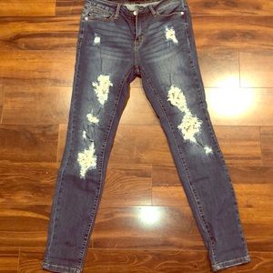 NWT JUDY BLUE DISTRESSED JEANS